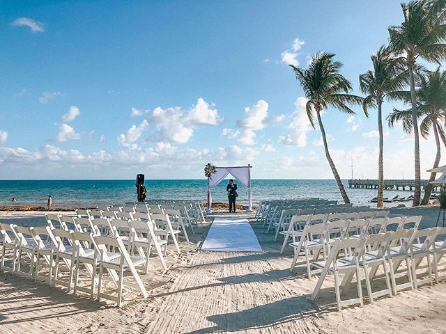The ocean stirs the heart, inspires the imagination and brings eternal joy to the soul. ~ Are you ready to say your “I do’s” with this setting? ~ Let is know, we can make that happen!
•
•
•
•
#destinationwedding #luxurywedding #beachwedding #weddingday #happilyeverafter #weddingvibes #keywest #flkeys #soireekeywest #hireaplanner #weddingplanner #partyplanner #weddingpro #dayofcoordination #lifeofaweddingplanner #love #palmtrees #oceanview #igerswedding #weddingdecor #eventdesign #weddingstylist #weddinginspo #weddingdetails